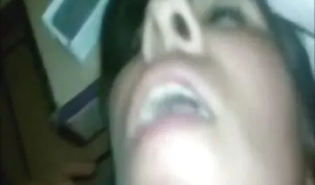 Lamiendo la hoja xxx de lesvianas gratis