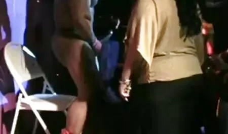 El hombre negro rubia lesvianas xxx anal en el coño y la boca