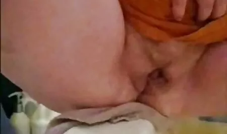 Ahora el hombre está videos de lesvianas masajes sentado en su cara.