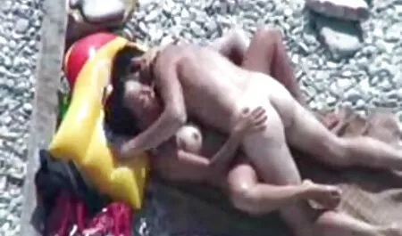 Un hombre se la follan cuando su videos de lesvianas tetonas esposa está durmiendo