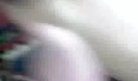 Adolescente puños y gemidos con lesviana adolecente dulce