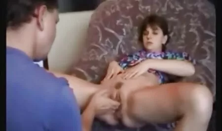 Encienda la cámara y hacer el lesvianasxvideos amor con las niñas pequeñas