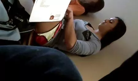 Caliente puta con selva porno lesvianas goma dura en el coño