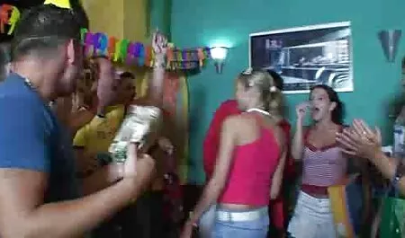 Un lesviana desnuda estudiante vino a la casa del Profesor, los ancianos