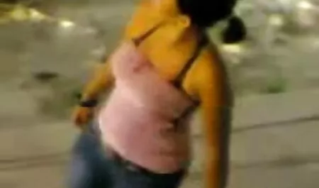 Joven pareja de vídeo grabado en privado entre videolesviana sí
