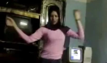 La joven pareja aceptó participar en el casting videos de lesvianas en la cama