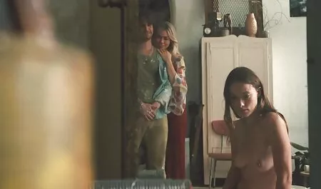 Ella levantó a su Japonés de 19 años, se vistió y se metió videoslesvianas en la vagina