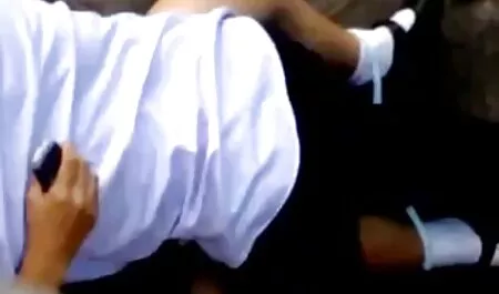 Piel de pollo tiene una dulzura lesvianas asiendo tijeras en anal