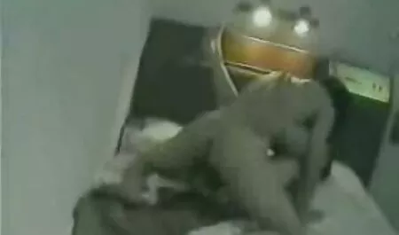 Con enanas lesbianas xxx grandes tetas chupando polla en baño