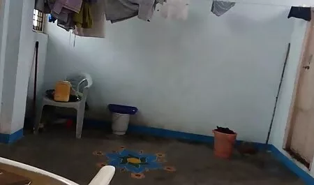 Las chicas hacen rápido, xxx lesvianas con arnes en el vestuario