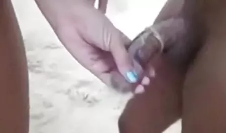 Piel oscura peluda mu lesvianas sirvientas