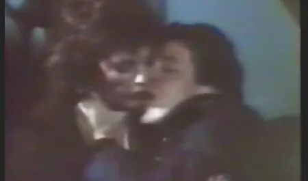 Estudiante toma tarjeta de amigo con lesvianas ruvias xxx vecino