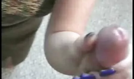 Joven asistente ha recibido la membresía del jefe a través de video sexo lesviana esta línea